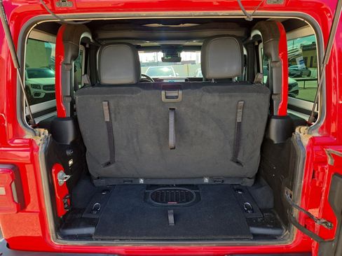 Used 2024 Jeep Wrangler Rubicon AWD/4WD image 12