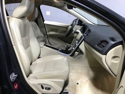 Used 2015 Volvo S60 T5 Premier image 14