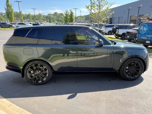 Used 2026 Land Rover Range Rover SE image 6