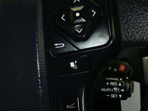 Used 2020 Toyota Tacoma SR image 15