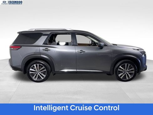Used 2022 Nissan Pathfinder Platinum w/ Cargo Package AWD/4WD image 6