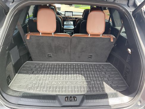 Used 2020 Lincoln Aviator Reserve w/ Equipment Group 202A AWD/4WD image 13