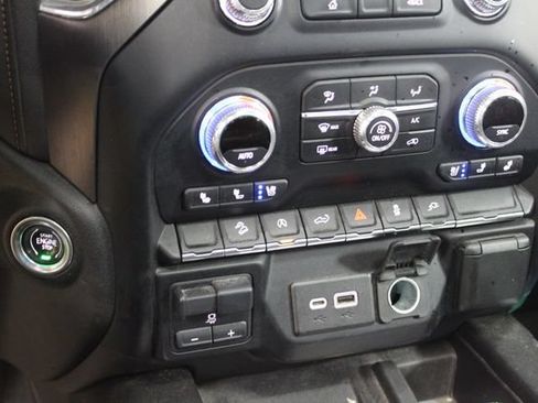 Used 2021 GMC Sierra 1500 AT4 w/ AT4 Preferred Package AWD/4WD image 19