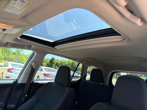 Used 2016 Toyota RAV4 XLE AWD/4WD image 19
