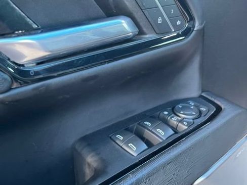 Used 2024 GMC Sierra 2500 AT4X AWD/4WD image 9