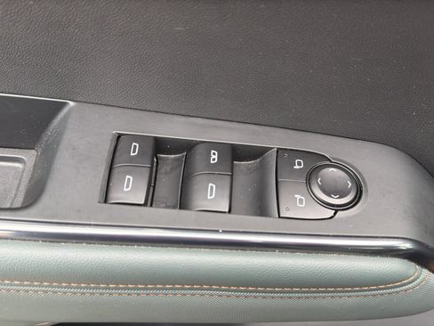 Used 2025 GMC Acadia AT4 AWD/4WD image 12