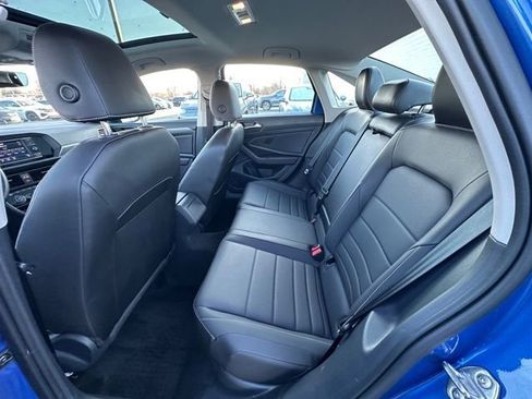 Used 2023 Volkswagen Jetta SE w/ Panoramic Sunroof Package image 29