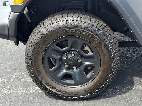 Used 2021 Jeep Wrangler Sport AWD/4WD image 8