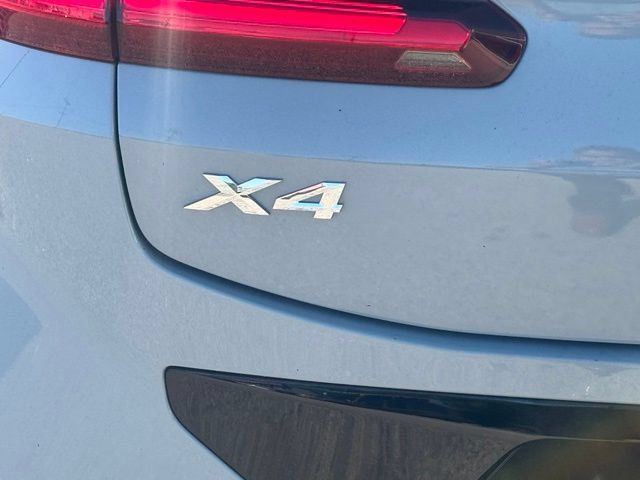 Used 2022 BMW X4 xDrive30i w/ M Sport Package AWD/4WD image 9