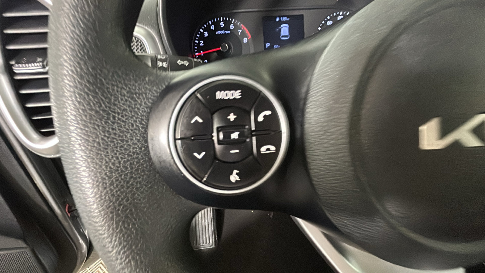 Used 2022 Kia Soul LX FWD image 18