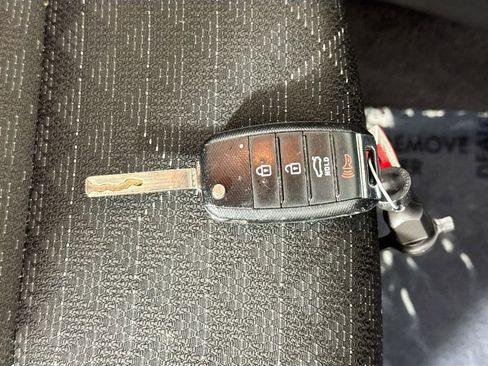 Used 2018 Kia Rio S image 32