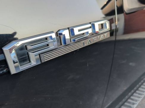 Used 2018 Ford F150 Lariat w/ Equipment Group 502A Luxury AWD/4WD image 4