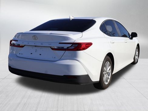 Used 2025 Toyota Camry LE w/ Convenience Package image 7