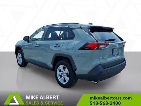 Used 2021 Toyota RAV4 XLE AWD/4WD image 5