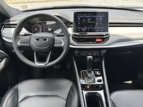 Used 2025 Jeep Compass Limited AWD/4WD image 27