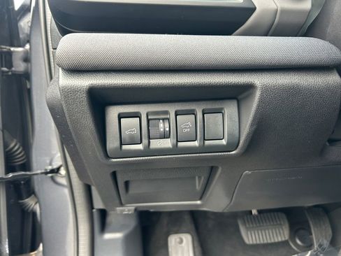 Used 2023 Subaru Outback Premium AWD/4WD image 19