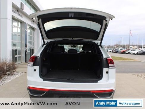 Used 2020 Volkswagen Atlas Cross Sport SE w/ Towing Package image 12