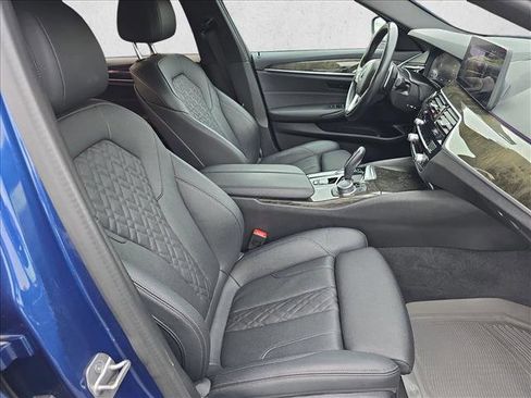 Used 2022 BMW 530i xDrive w/ Convenience Package image 10