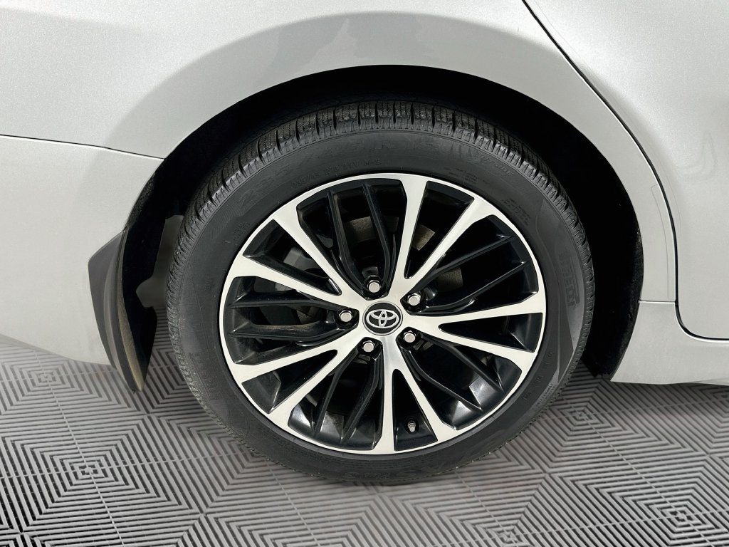 Used 2019 Toyota Camry SE w/ Convenience Package FWD image 30