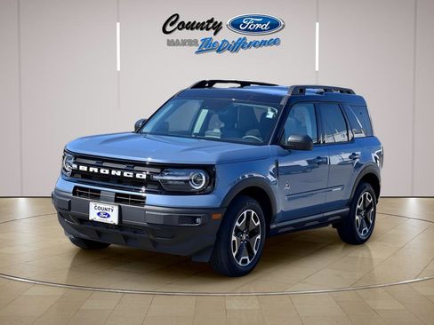 Used 2024 Ford Bronco Sport Outer Banks w/ Tech Package AWD/4WD image 2