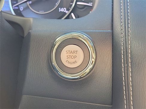 Used 2020 Nissan Armada Platinum image 24