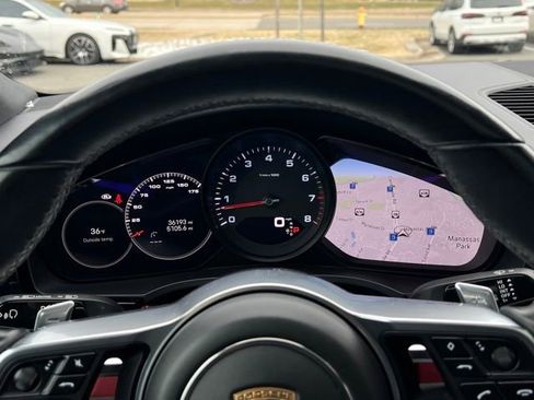 Used 2023 Porsche Cayenne Platinum Edition image 26