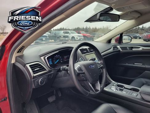 Used 2020 Ford Fusion SEL image 13