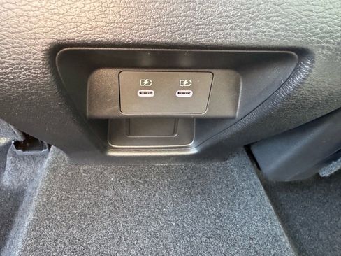 New 2025 Mitsubishi Outlander SE image 19