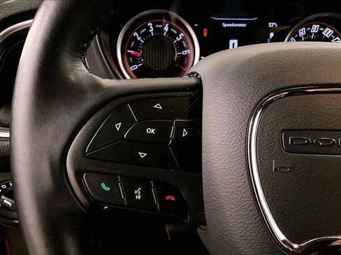 Used 2019 Dodge Challenger SXT w/ Driver Convenience Group image 17