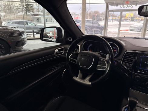 Used 2020 Jeep Grand Cherokee SRT image 44