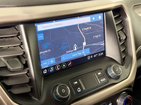 Used 2023 GMC Acadia Denali image 13