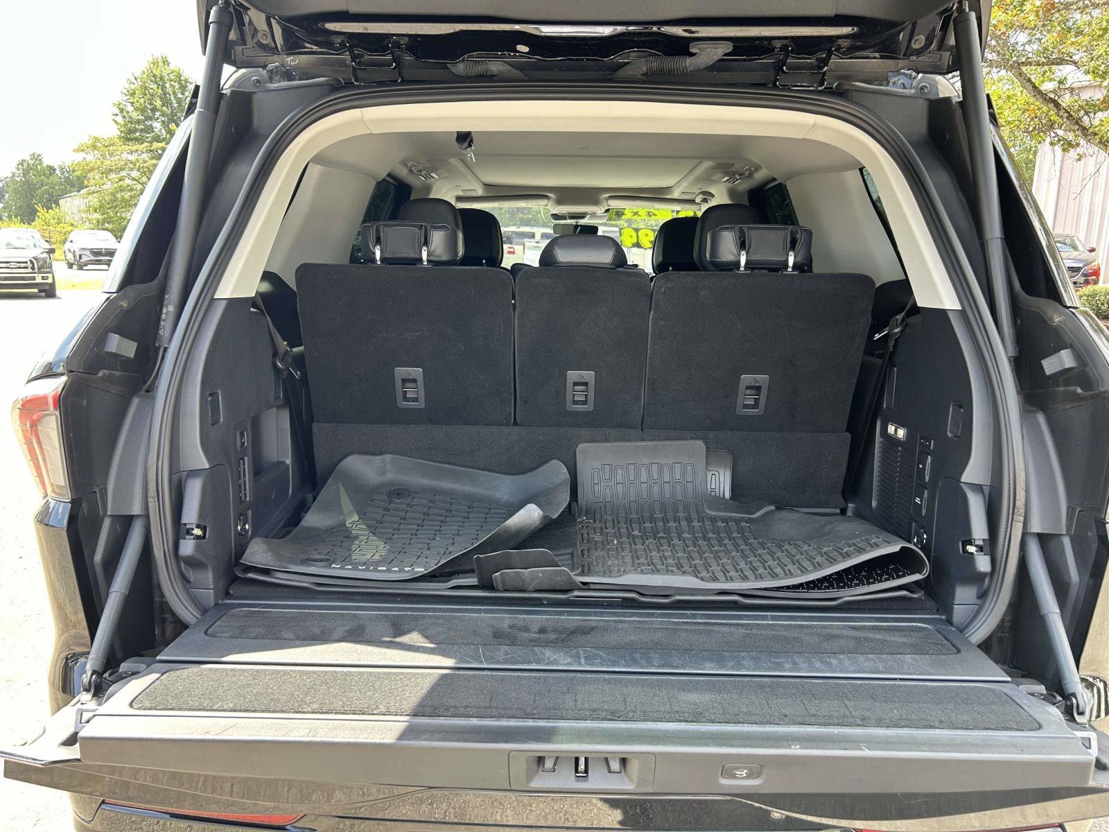 Certified 2025 Lincoln Navigator Reserve AWD/4WD image 15