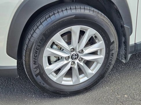 Used 2023 Toyota Corolla Cross LE FWD image 9