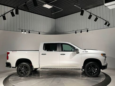 Used 2023 Chevrolet Silverado 1500 LT Trail Boss w/ LPO, Dark Essentials Package image 10