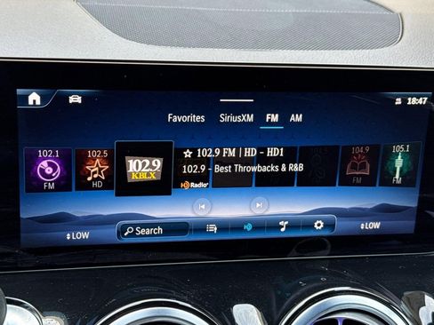 New 2025 Mercedes-Benz GLB 250 image 22