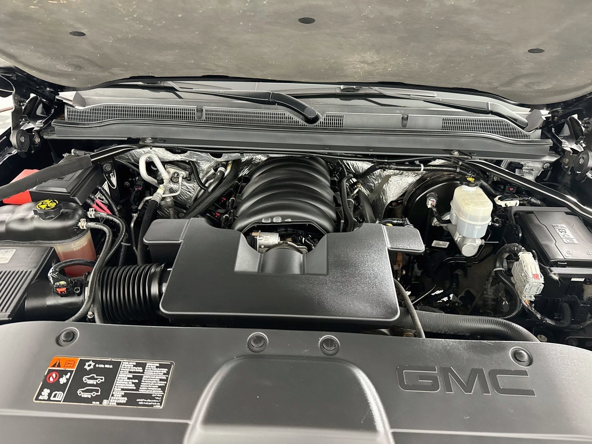Used 2016 GMC Yukon Denali w/ Open Road Package AWD/4WD image 10