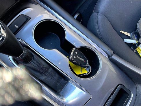 Used 2016 Chevrolet Malibu LT image 17