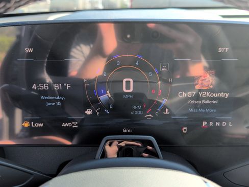 New 2026 Chevrolet Traverse Z71 w/ Enhanced Driving Package AWD/4WD image 23