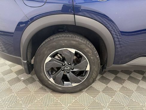 Used 2025 Nissan Rogue SV AWD/4WD image 18