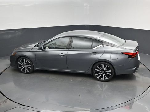 Used 2021 Nissan Altima 2.5 SR FWD image 14