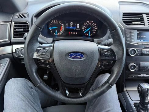 Used 2018 Ford Explorer XLT w/ Class II Trailer Tow Package AWD/4WD image 17