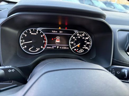 Used 2025 Nissan Rogue SV image 18