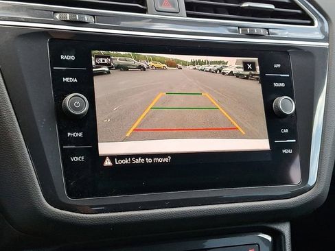 Certified 2024 Volkswagen Tiguan SE image 21