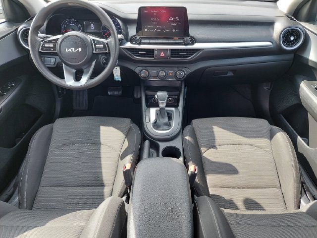 Used 2023 Kia Forte LXS w/ LXS Technology Package FWD image 3