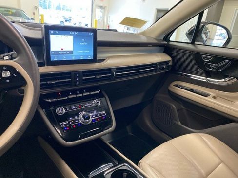 Used 2022 Lincoln Corsair AWD w/ Equipment Group 101A image 12