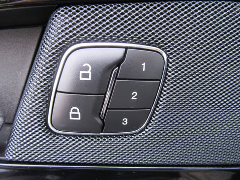 Used 2023 Lincoln Nautilus Reserve w/ Equipment Group 201A AWD/4WD image 12