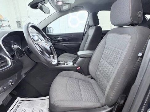 Used 2022 Chevrolet Equinox LT w/ Driver Convenience Package AWD/4WD image 13