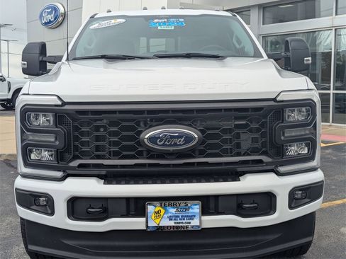 Used 2024 Ford F250 Lariat w/ Sport Appearance Package image 8