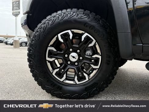 Used 2025 Chevrolet Silverado 1500 ZR2 w/ Technology Package AWD/4WD image 10