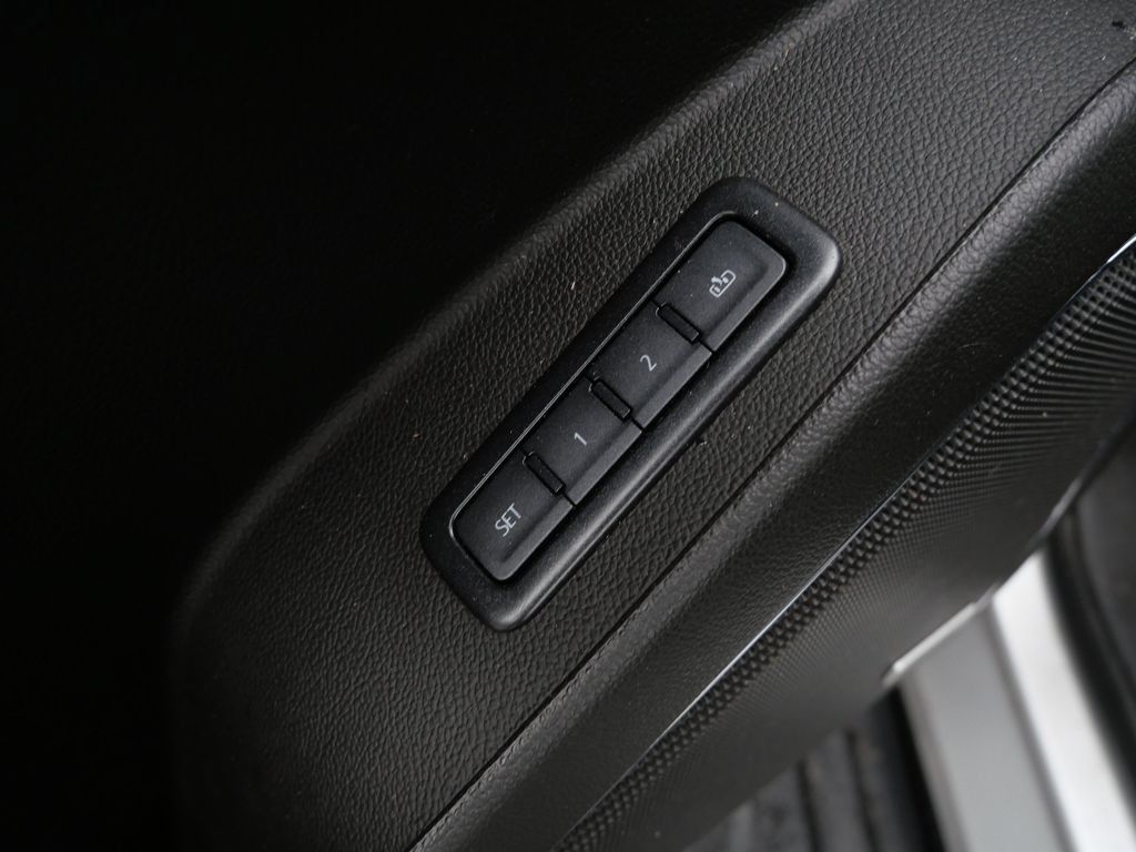 Used 2019 Chevrolet Suburban LT AWD/4WD image 16